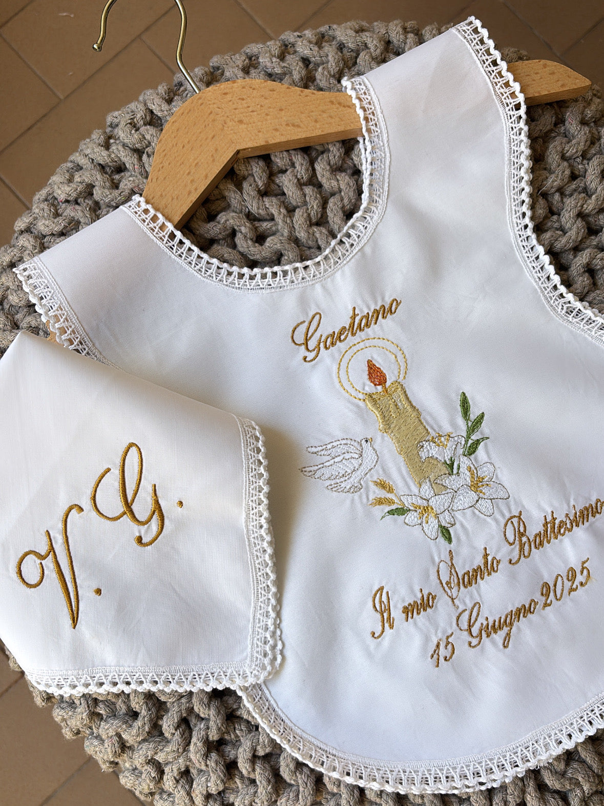 - RICAMO - Camicino battesimale Giglio