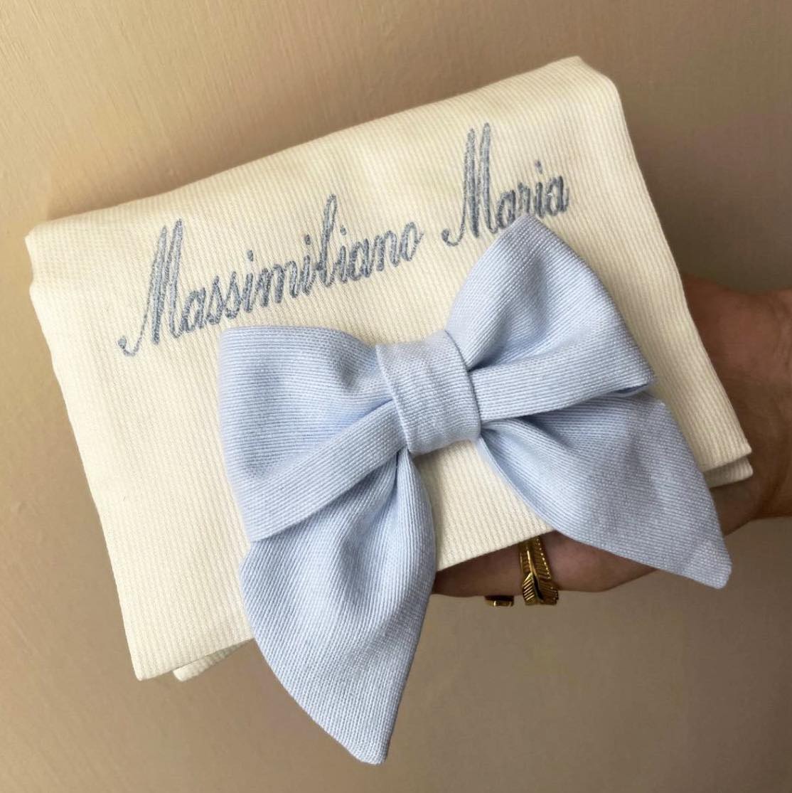 Pochette con fioccone