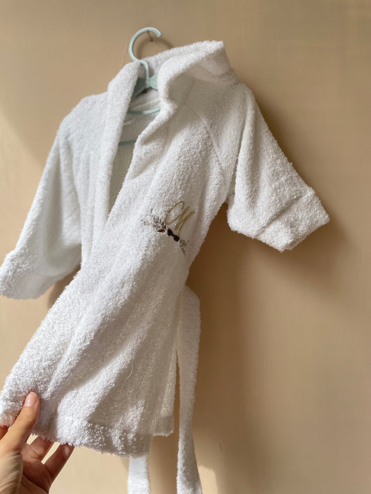 Accappatoio con iniziale ricamata