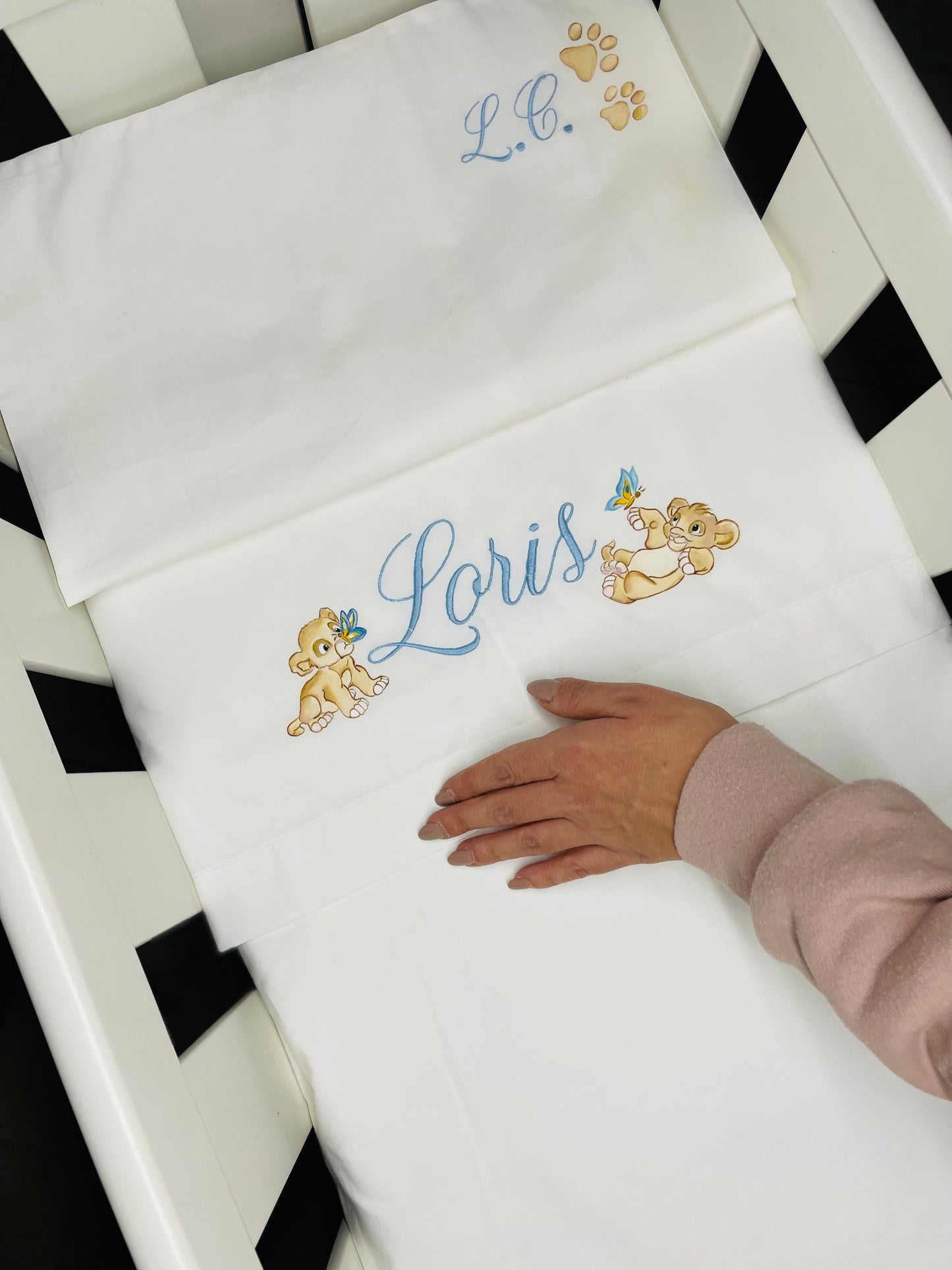 - DIPINTO e RICAMATO - Lenzuolino Simba