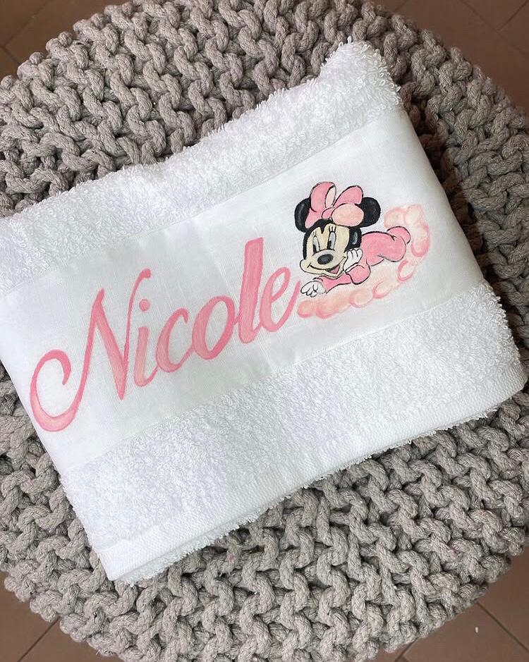 - DIPINTO- Asciugamano Minnie