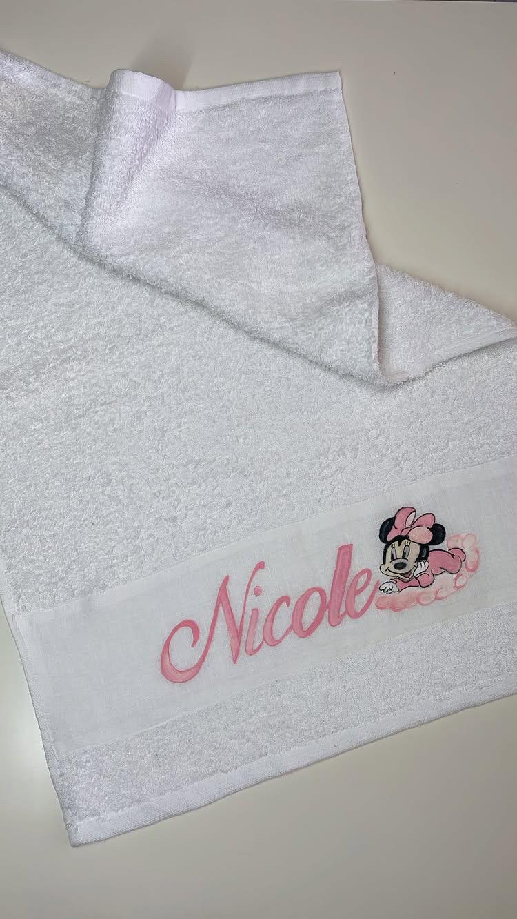 - DIPINTO- Asciugamano Minnie