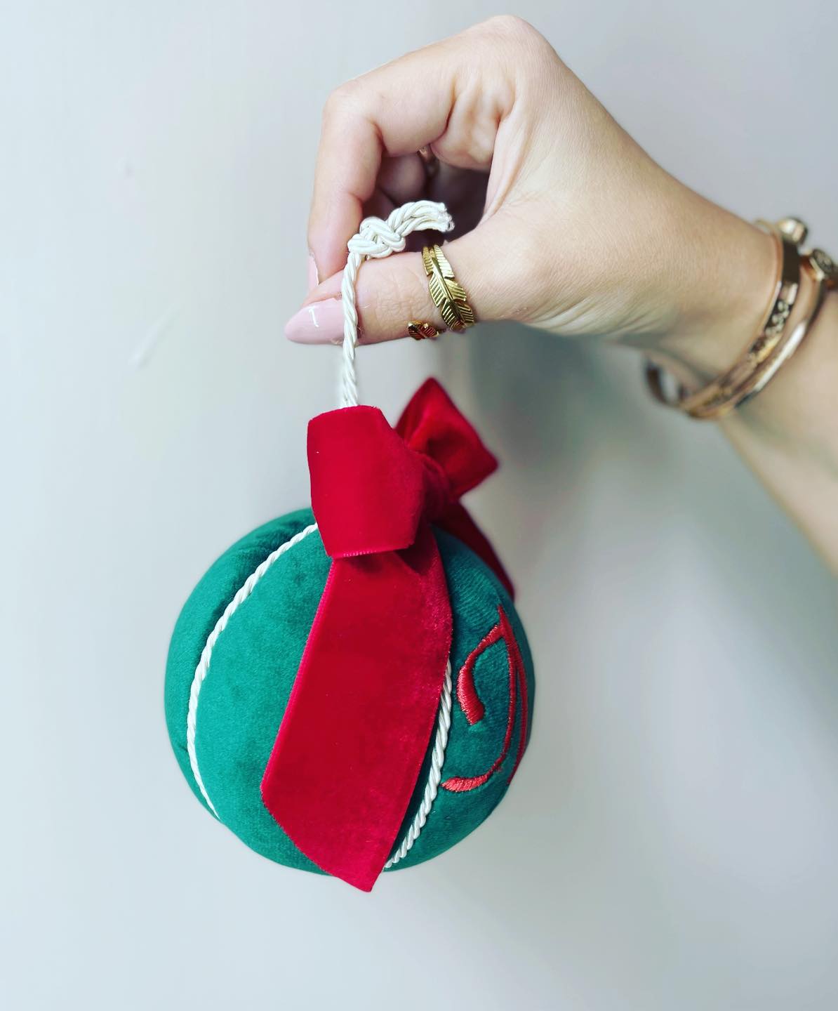 Sfera natalizia fiocco in velluto