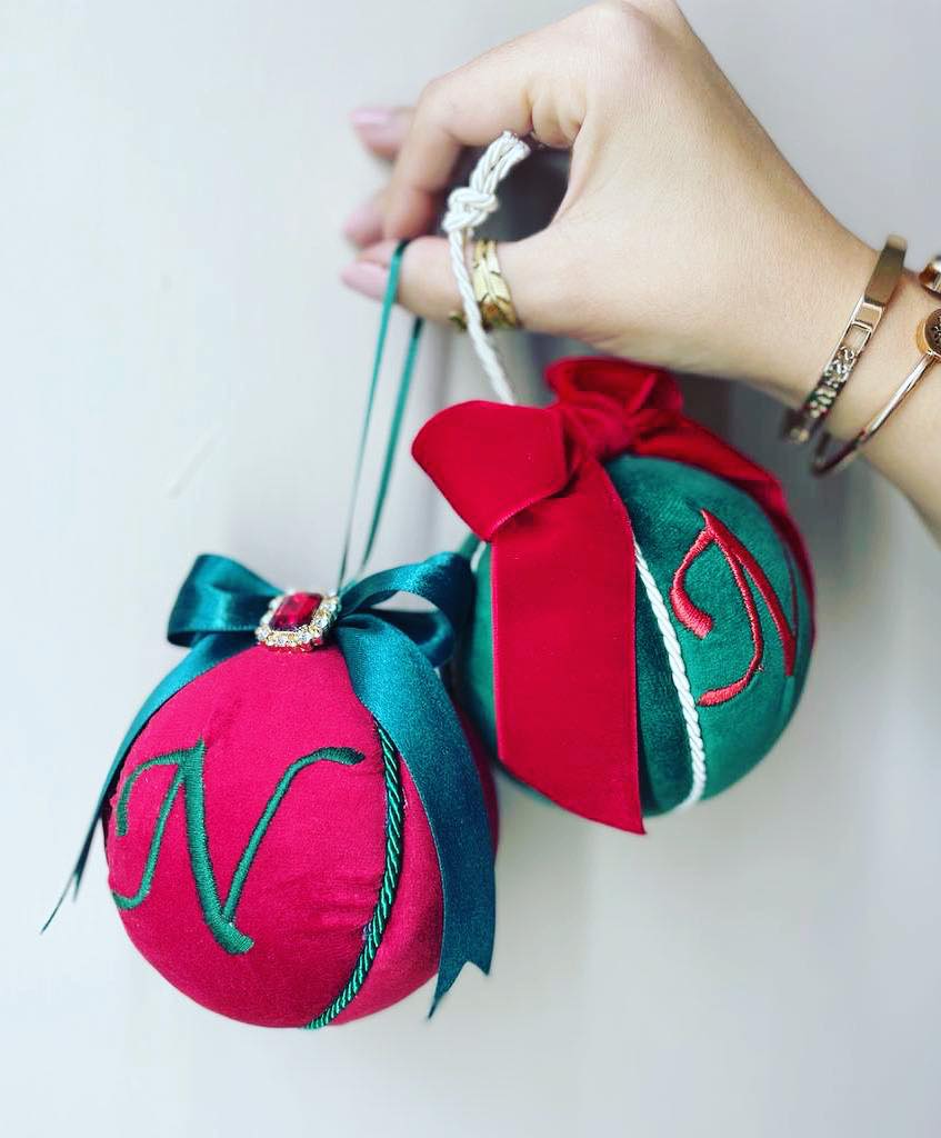 Sfera natalizia con gemma