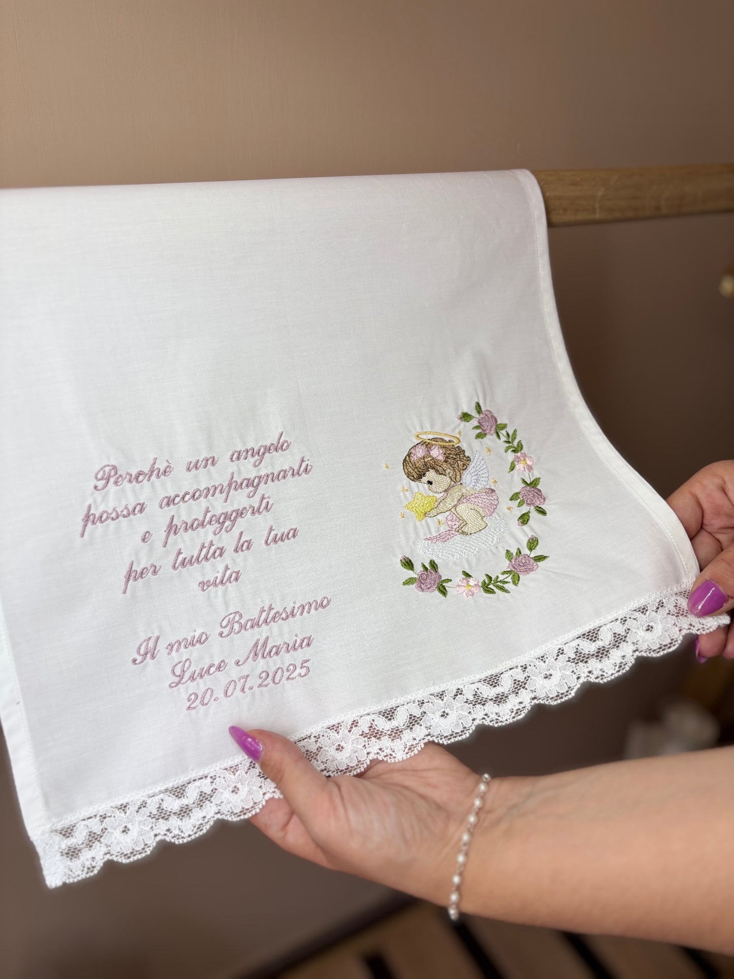 RICAMO - Asciugamano battesimale modello Beatrix •frase•