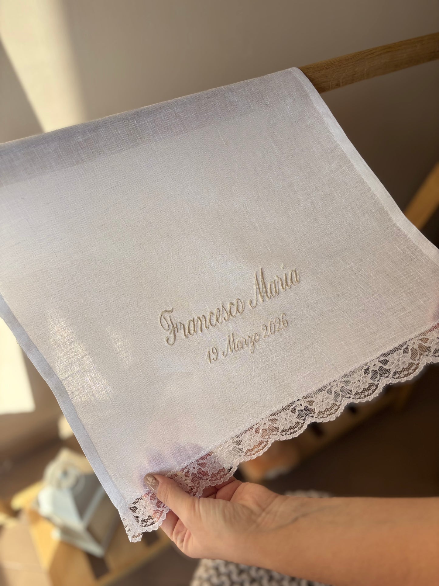- RICAMO - Asciugamano battesimale •Nome + data•